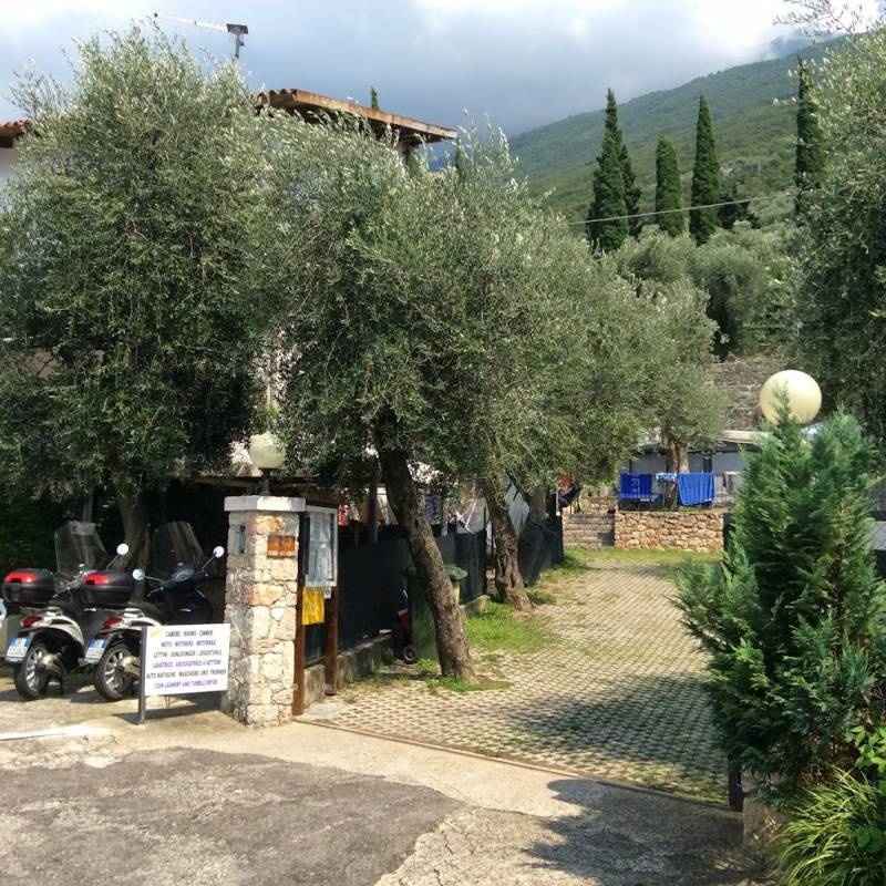 Camping Denis — Sítio de acampamento in Brenzone