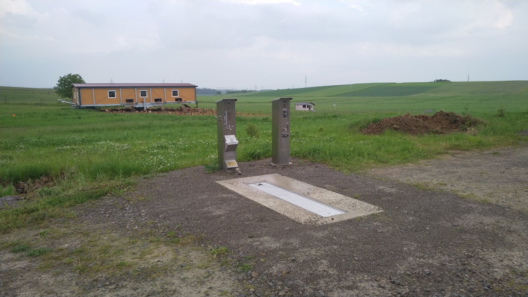 Stellplatz Bauernhof Rinderknecht — Farm in Herrenberg