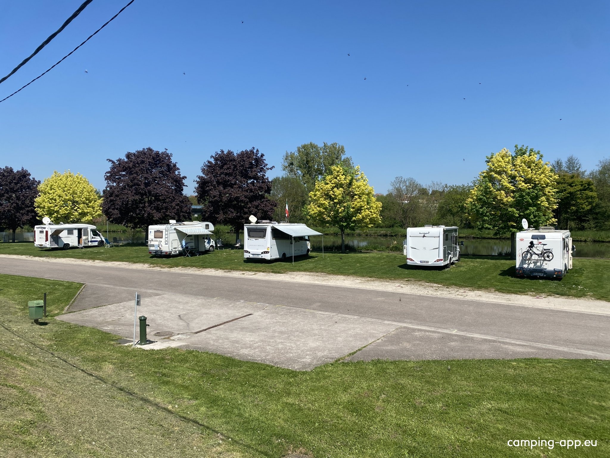 Camping-Car Park Charmes — Stellplatz in Charmes