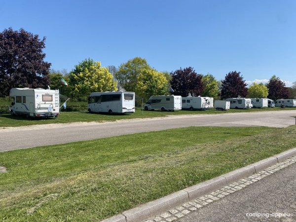 Camping-Car Park Charmes — Photo 4