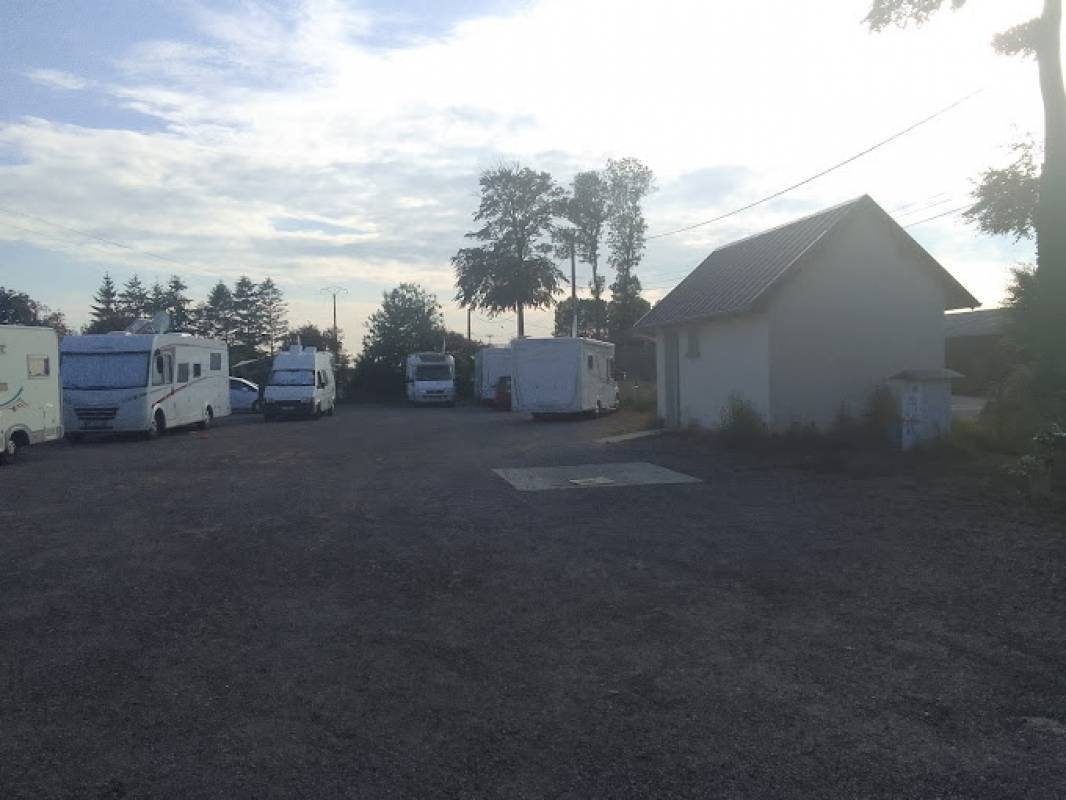 Stellplatz Saint-Pierre-Bénouville — Aire camping car in Saint-Pierre-Bénouville