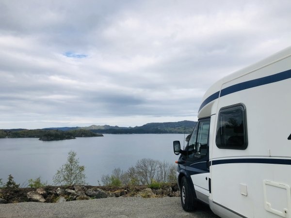 Tysnes Fjordblick — Aire camping car in Uggdal