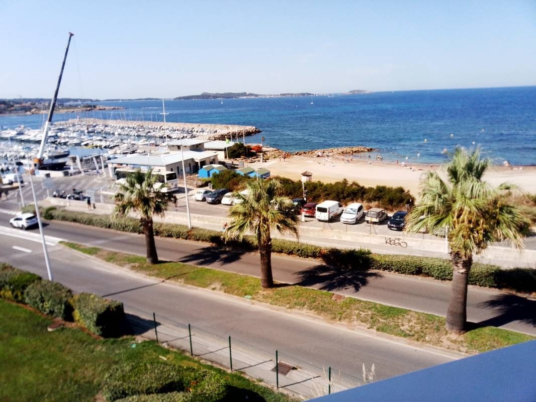 Port de la Coudoulière — Sítio para autocaravanas in Six-Fours les Plages