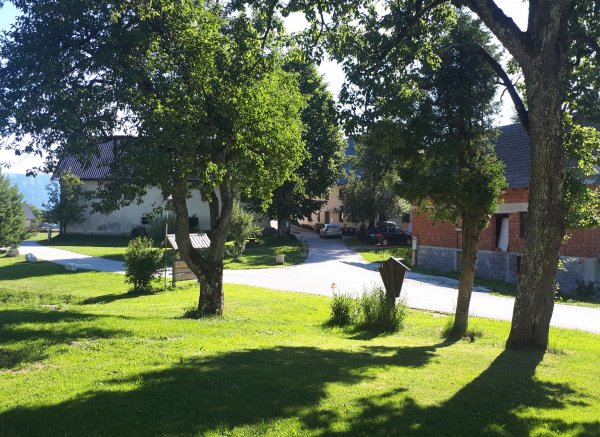 Ribnik na domačiji pr Vrhovc