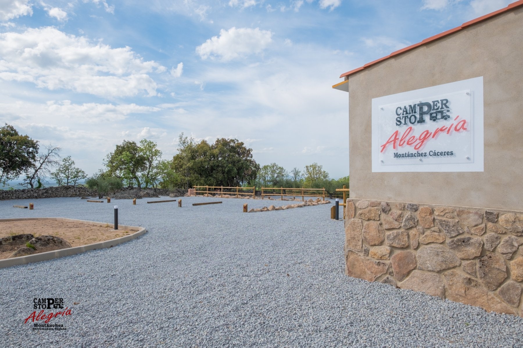 Camperstop Algeria — Campervan Site in Montánchez