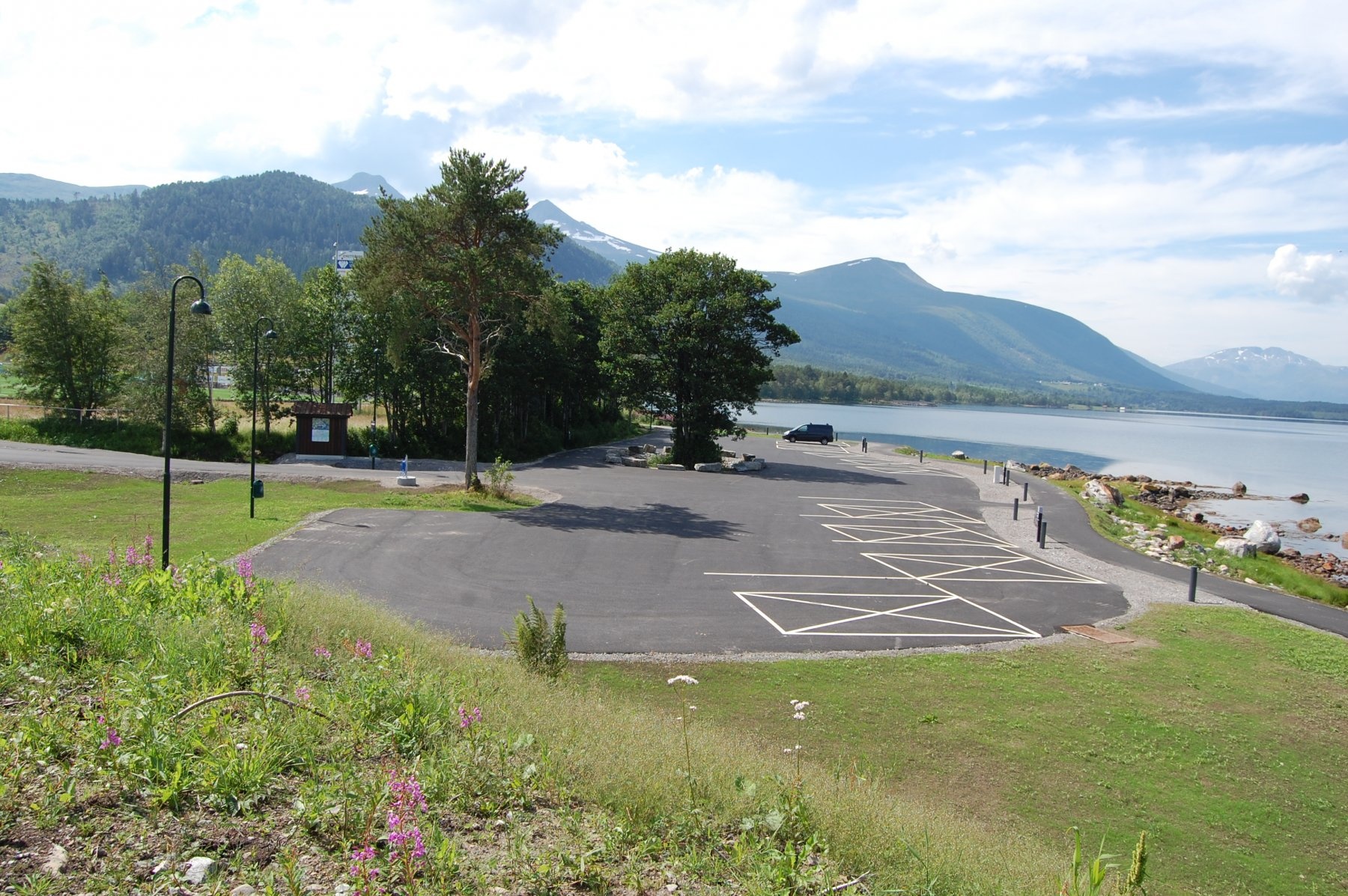 Vestnes bobil og rasteplass — Camperplads in Vestnes