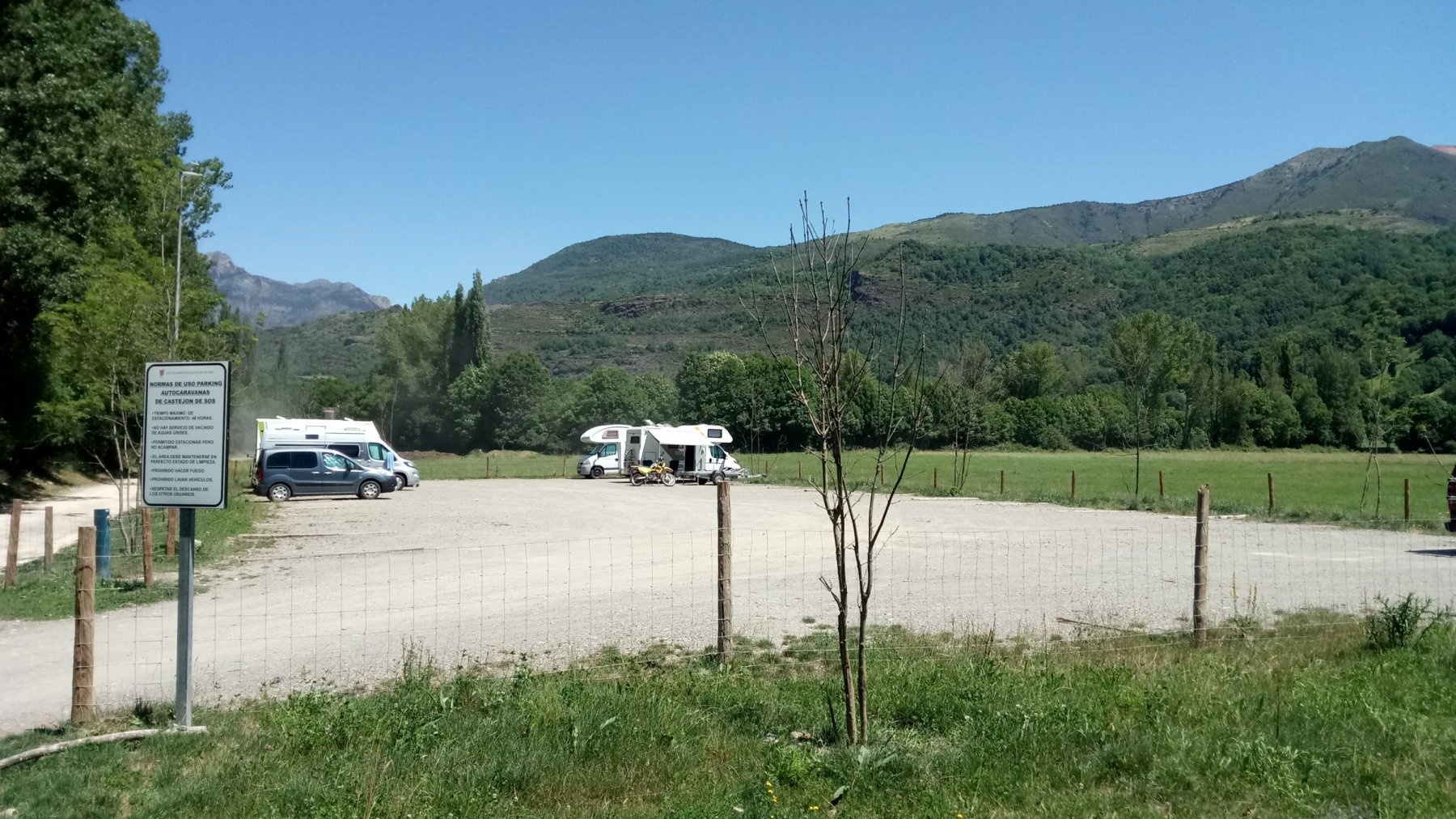 Parking autocaravanas de Castejon de sos — Bobilplass in Castejón de Sos