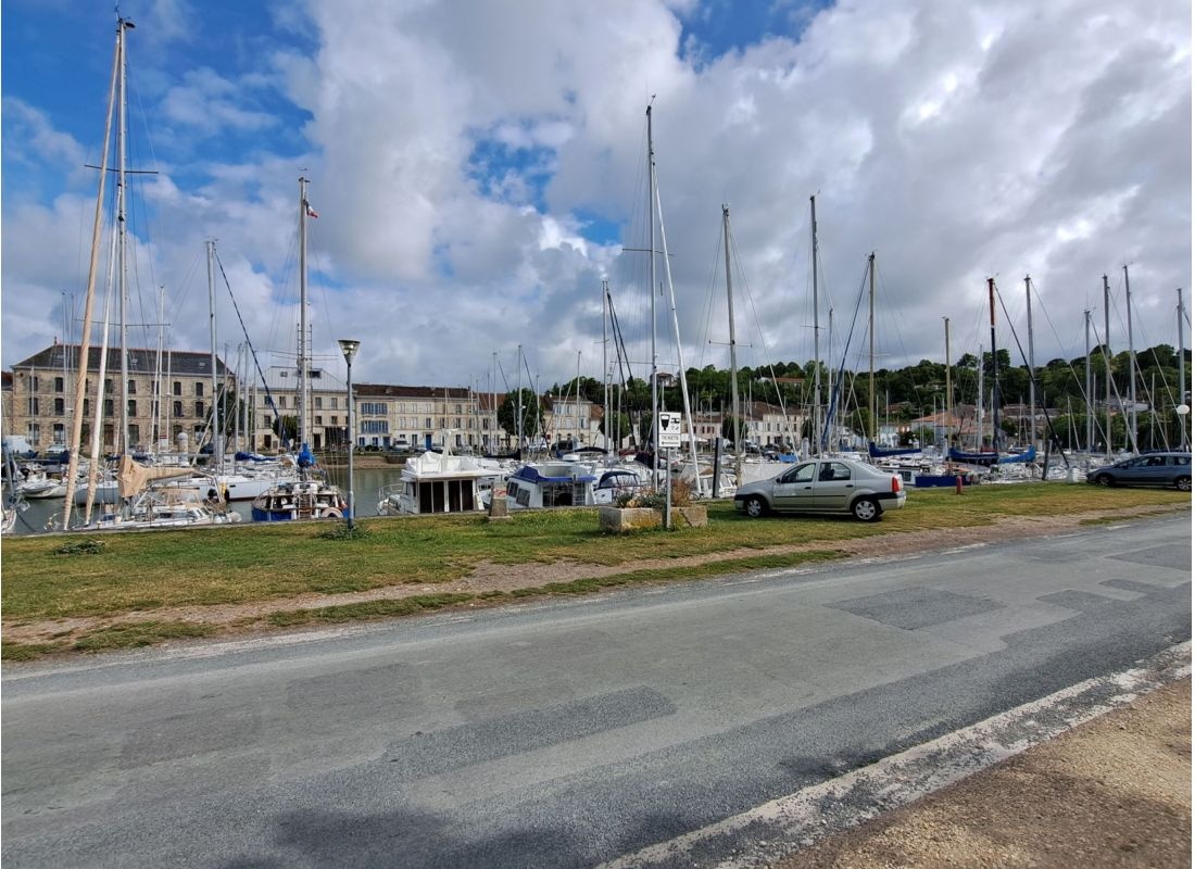 Stellplatz Mortagne-sur-Gironde — Camperplaats in Mortagne-sur-Gironde
