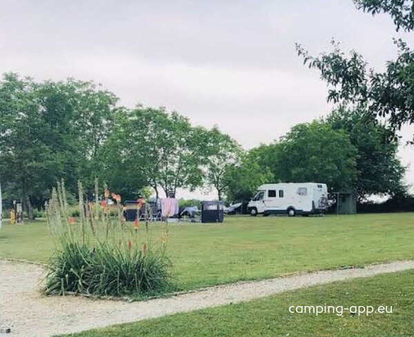 Camping & Gites La Forêt De Tessé — Foto 4