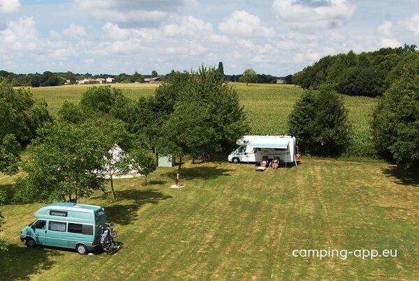 Camping & Gites La Forêt De Tessé — Foto 2