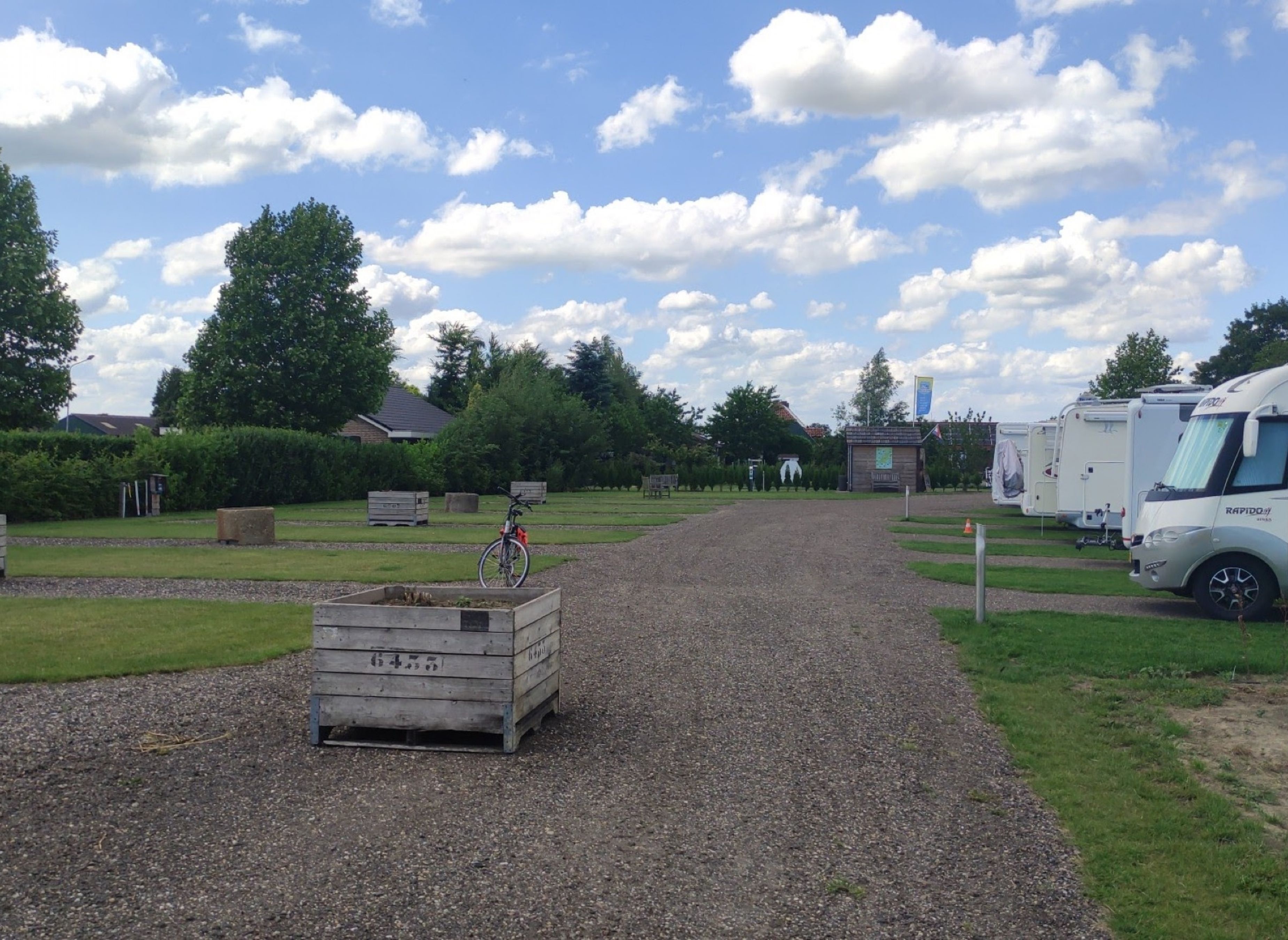Camperplaats Onder en Eindt — Sp. parking dla kamperów in Helden