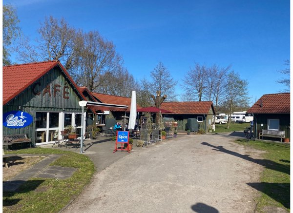 Stellplatz an der Paddel & Pedal Station Rhauderfehn — Foto 2