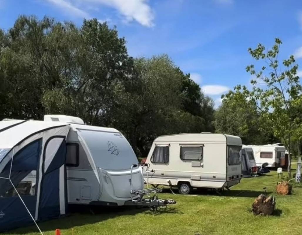 Autokemp Apollo — Kamp yeri in Břeclav - Charvátská Nová Ves