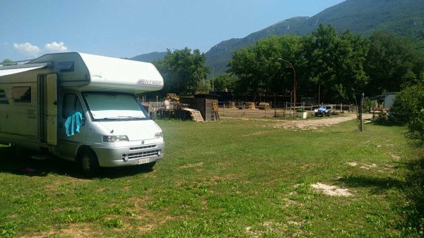Agricampeggio Cavalcando la valle nel Tirino — Fotografie 4