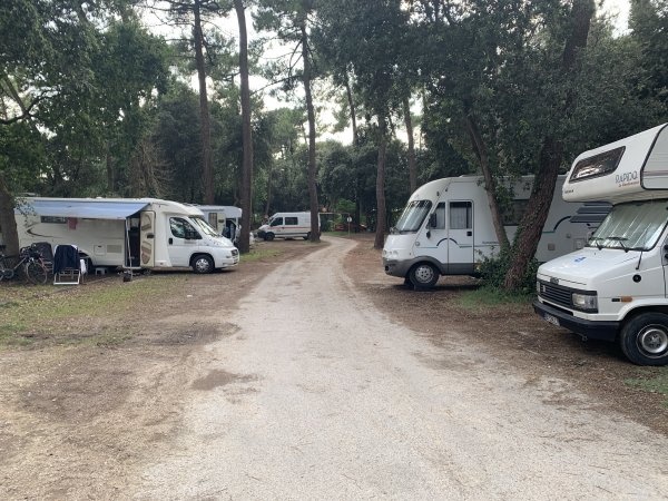 Aire de Le Grand-Village-Plage — Area Autocaravanas in Le Grand-Village-Plage
