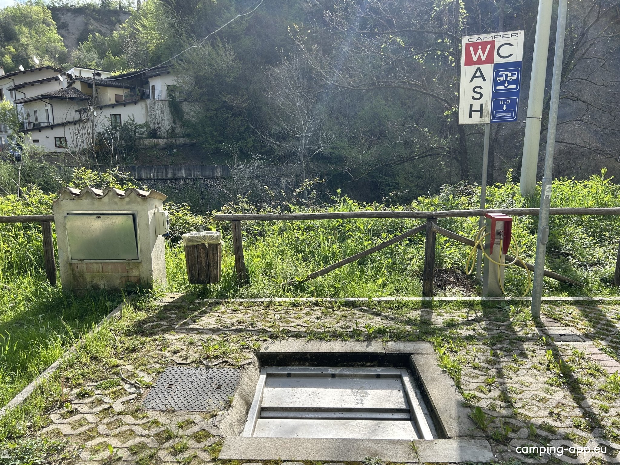 Area sosta camper Castelli — Camperplaats in Castelli