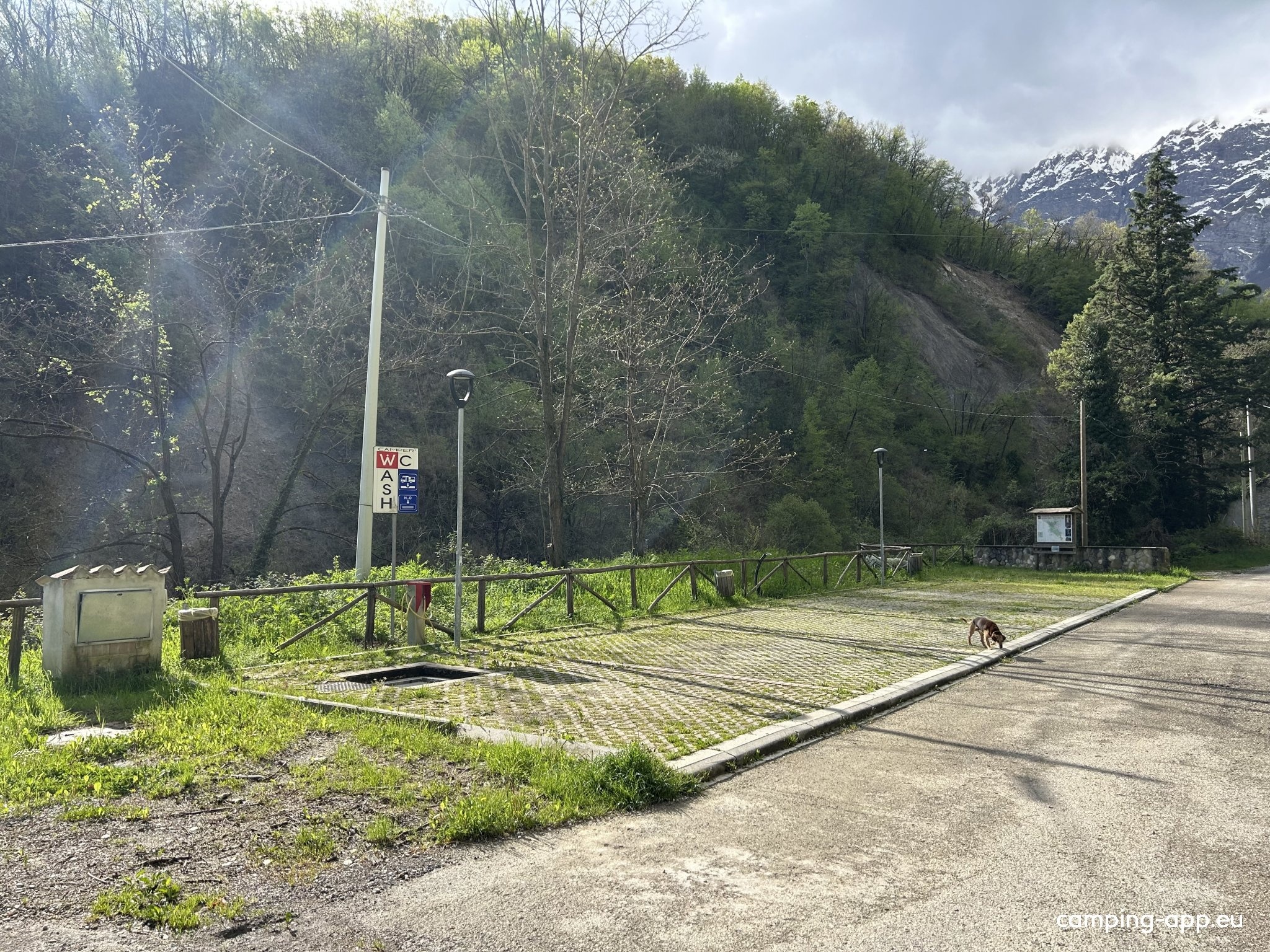 Area sosta camper Castelli — Campervan Site in Castelli