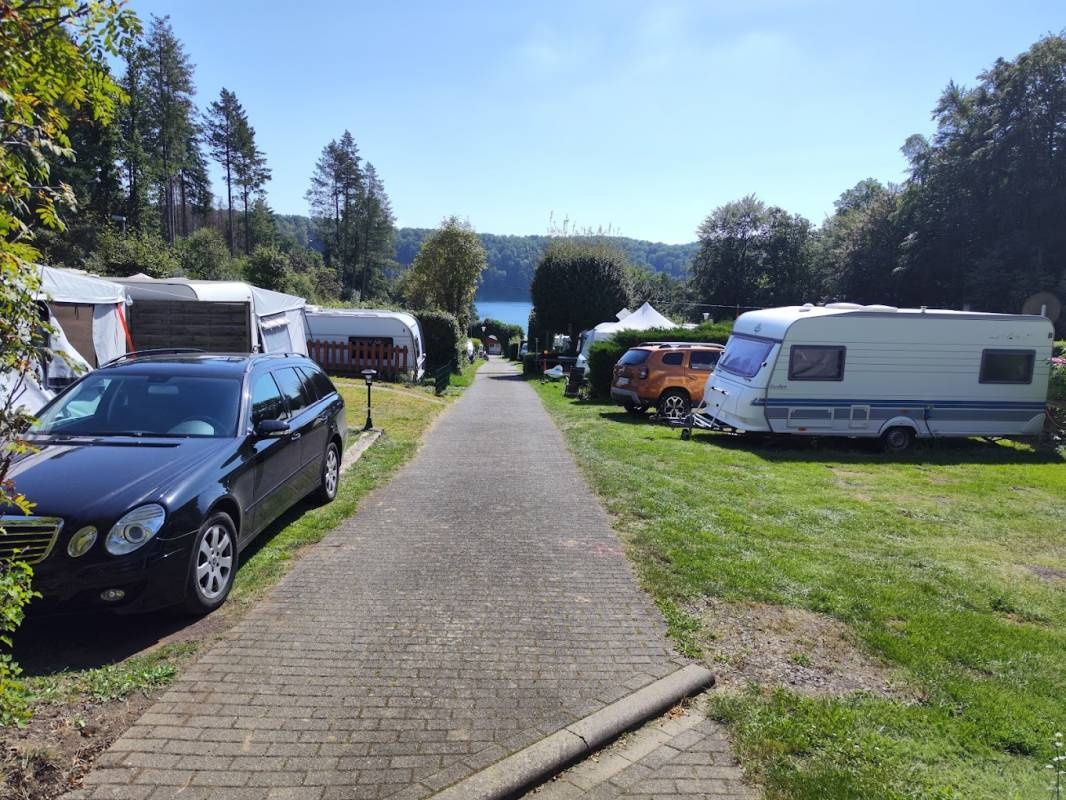 Pulvermaar Camping — Kemp in Gillenfeld