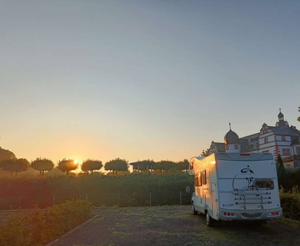 Stellplatz am Schloss Ehrenstein — Camperplads in Ohrdruf