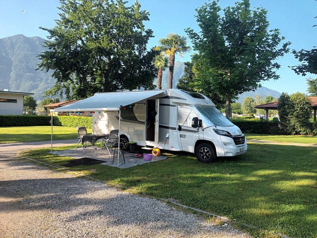 Camping Lago Maggiore — Kamp yeri in Tenero-Contra