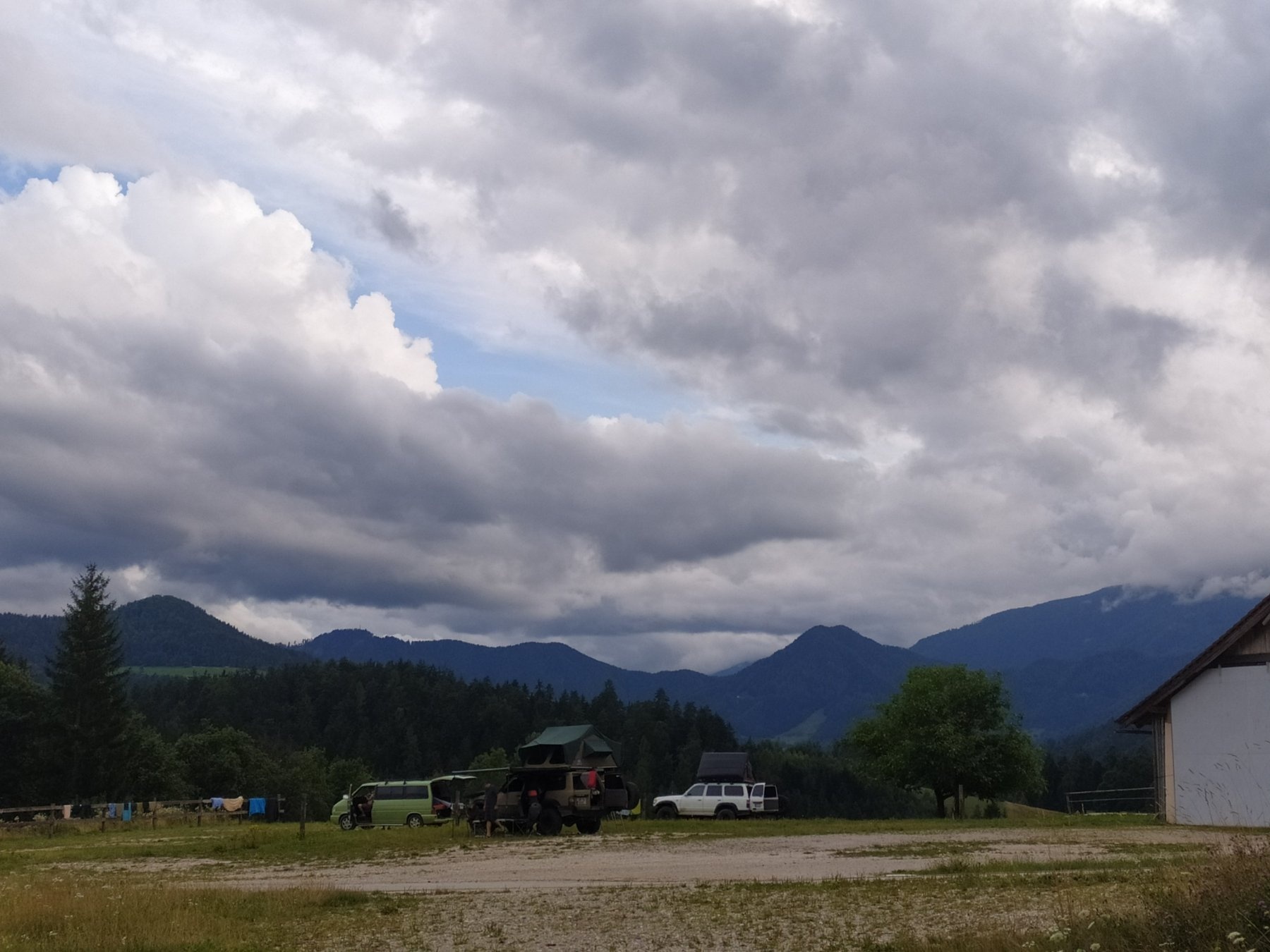 Kamp Pečnik — Cámping in Prevalje