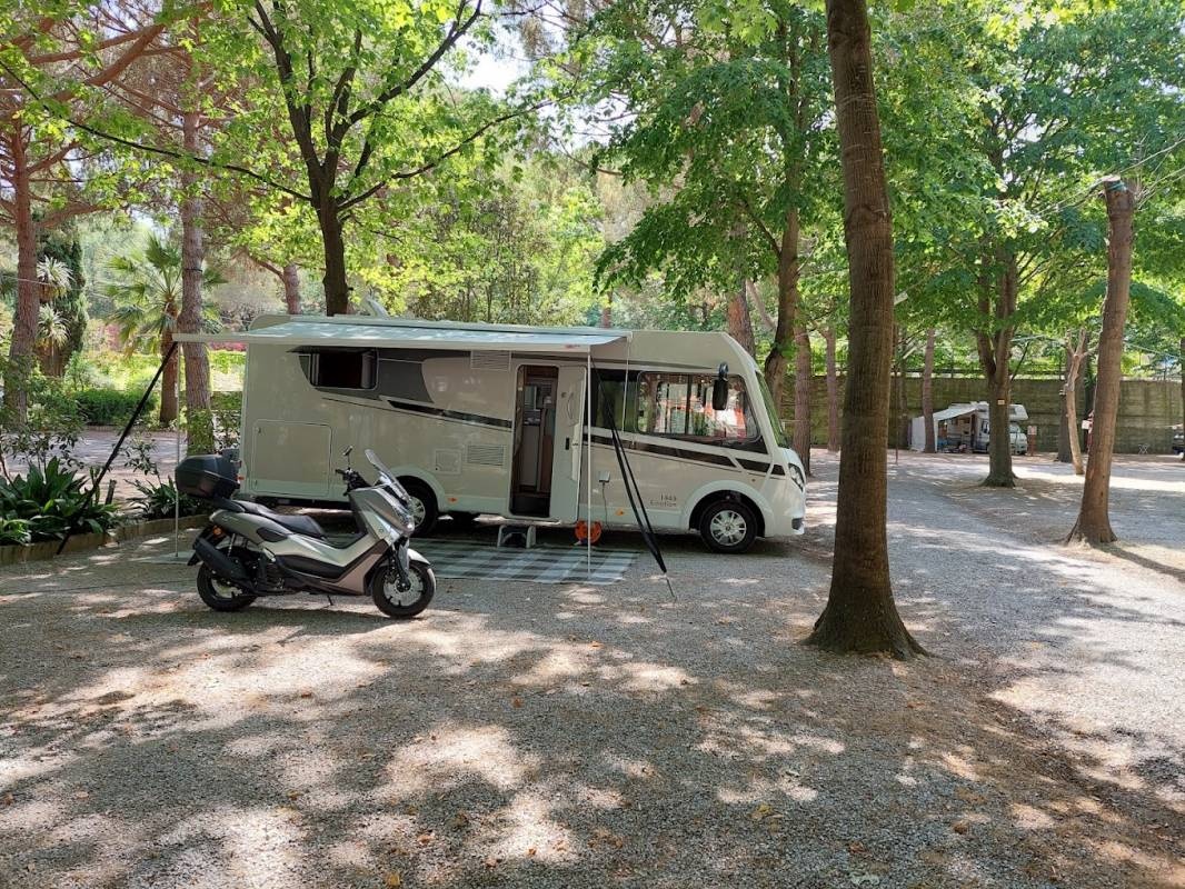 Camping Rustia — Campingplats in Spotorno