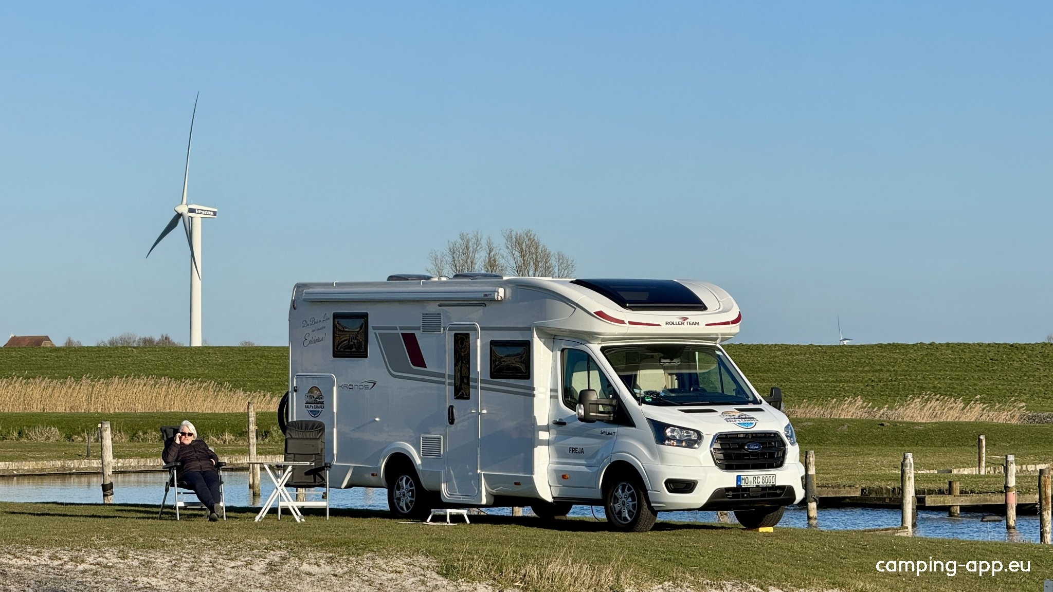 Soal Beach Resort — Campingplass in Workum