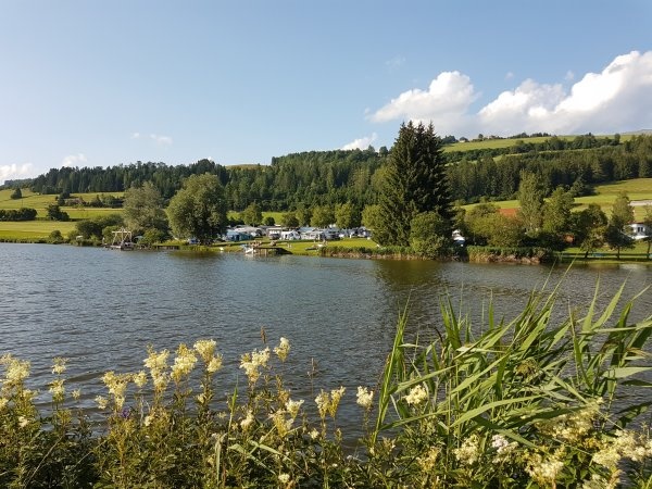 Campingplatz Mühlen am Badesee — Sítio de acampamento in Mühlen