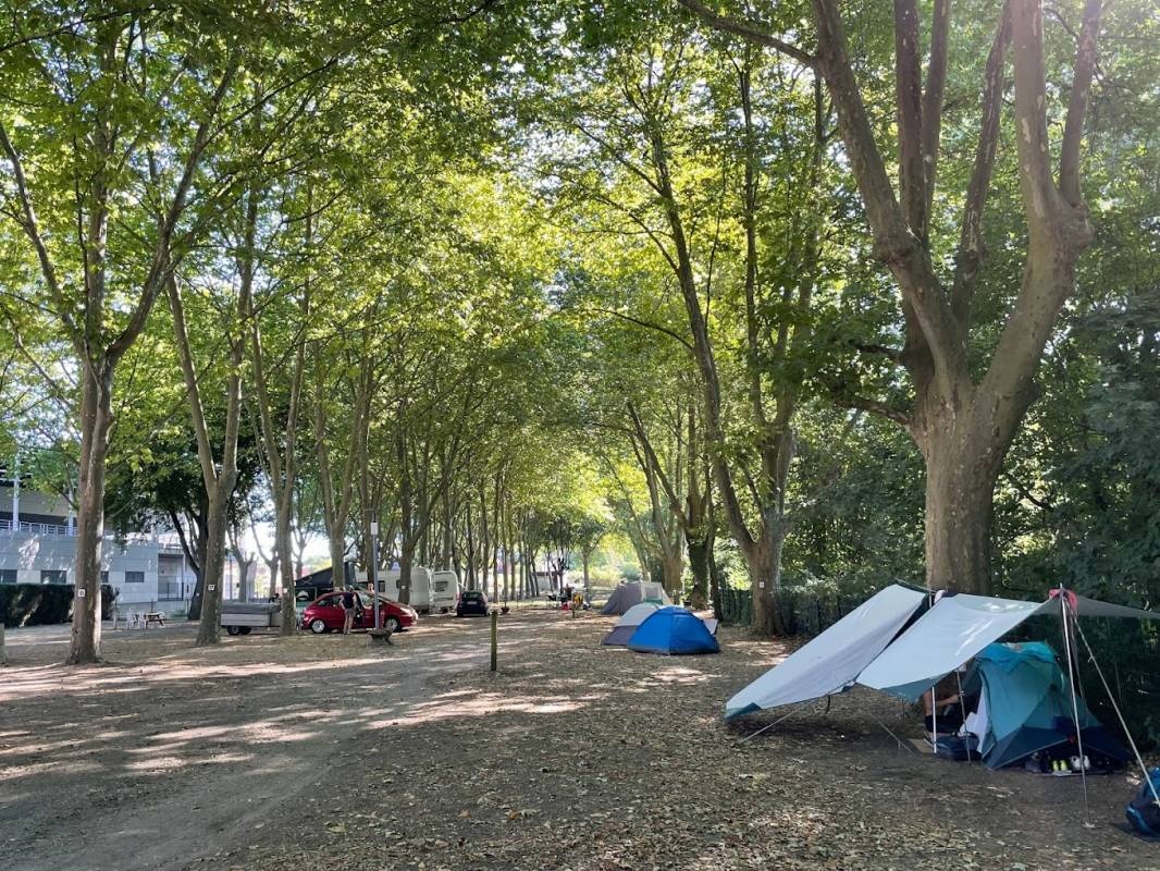 Camping Municipal Gaston Marchand — Area da campeggio in Saint-Jean-de-la-Ruelle