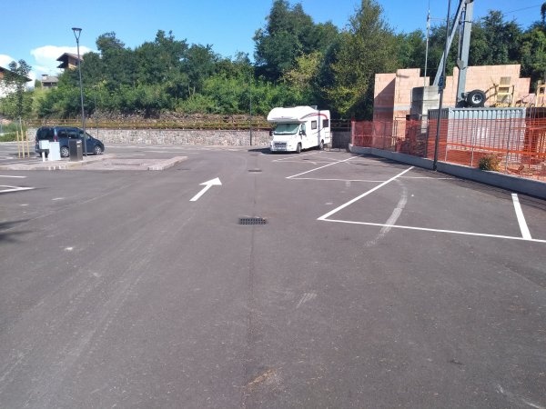 Parkplatz Pergine Valsugana — Місце для кемперів in Pergine Valsugana