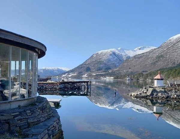 Bøfjorden Camping (Elvanesset) — Campingplads in Settem