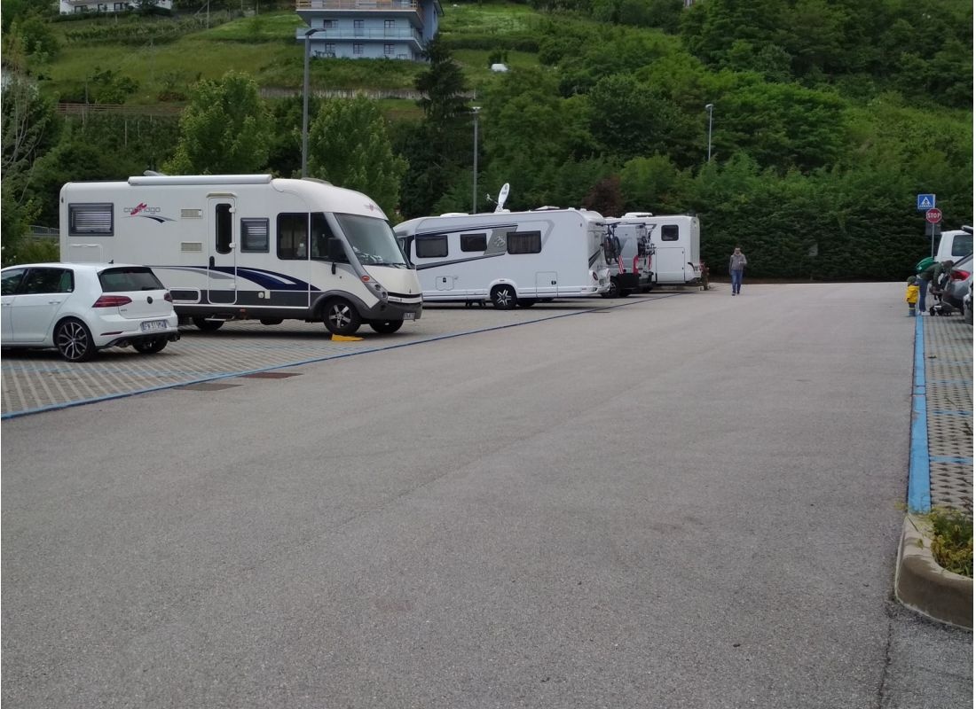 Stellplatz Parkplatz Valcanover — Area di sosta in Valcanover