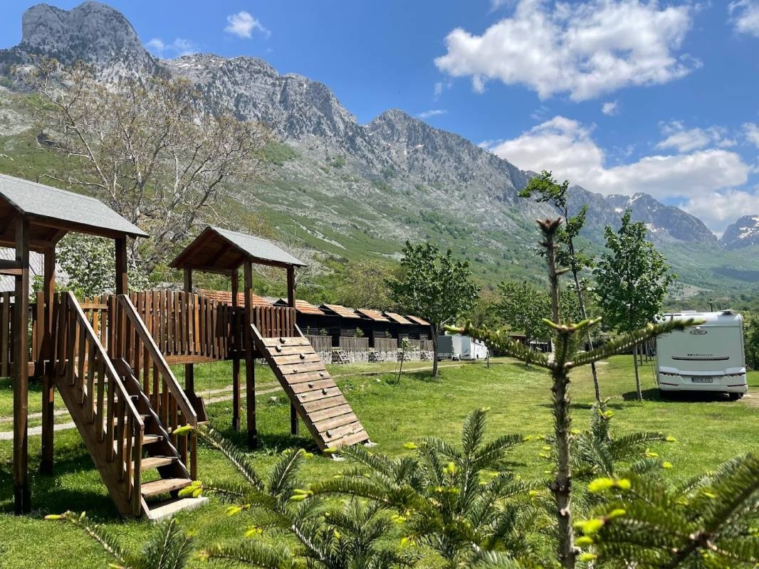 Boga Alpine Resort — Camping in Shkrel