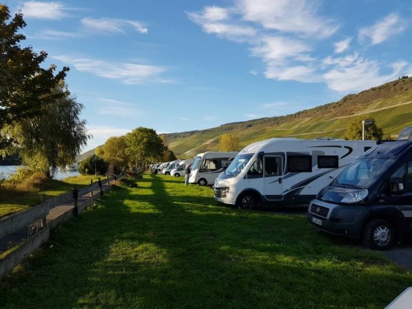 Stellplatz an der Wohnmobil- und Freizeitanlage Sun-Park Graach / Mosel — Photo 4