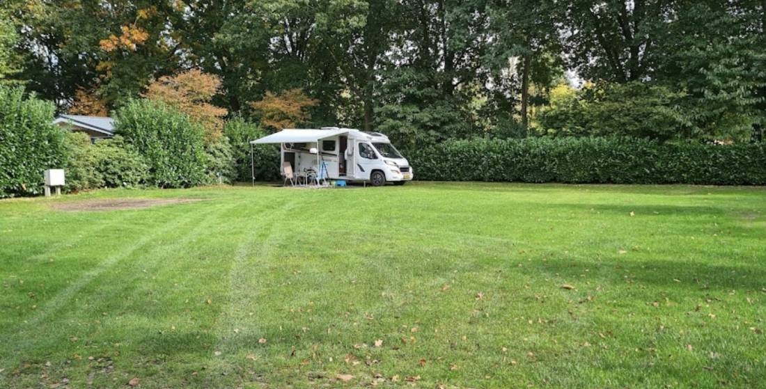 Chaletpark & Camping De Tabaksschuur — Sítio de acampamento in Elst