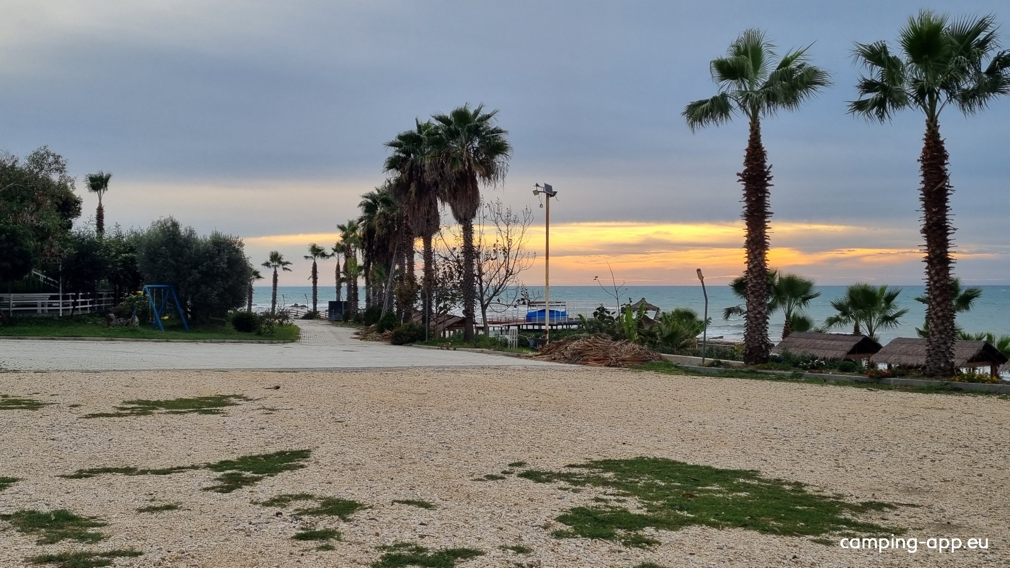 Platzhi i Gjeneralit — Karavan Sitesi in Kavaje