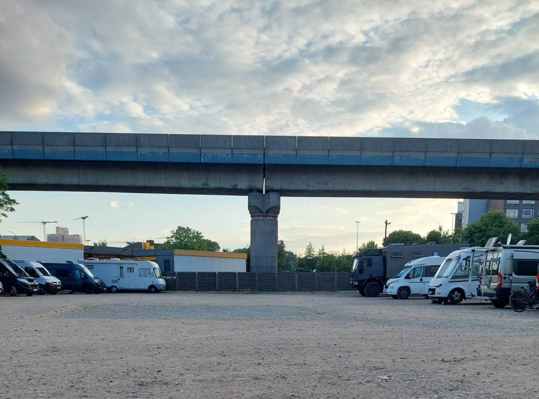Wohmobilhafen Hamburg — Karavan Sitesi in Hamburg-Hammerbrook