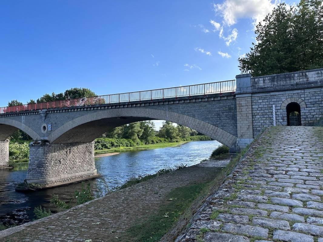 Aire de Camping Car — Campervan Site in Digoin