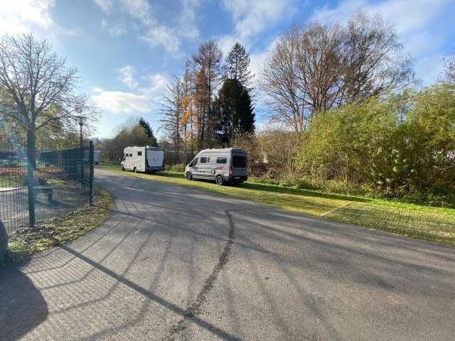 Wohnmobilstellplatz im Kurpark Eslohe — Camperplads in Eslohe (Sauerland)