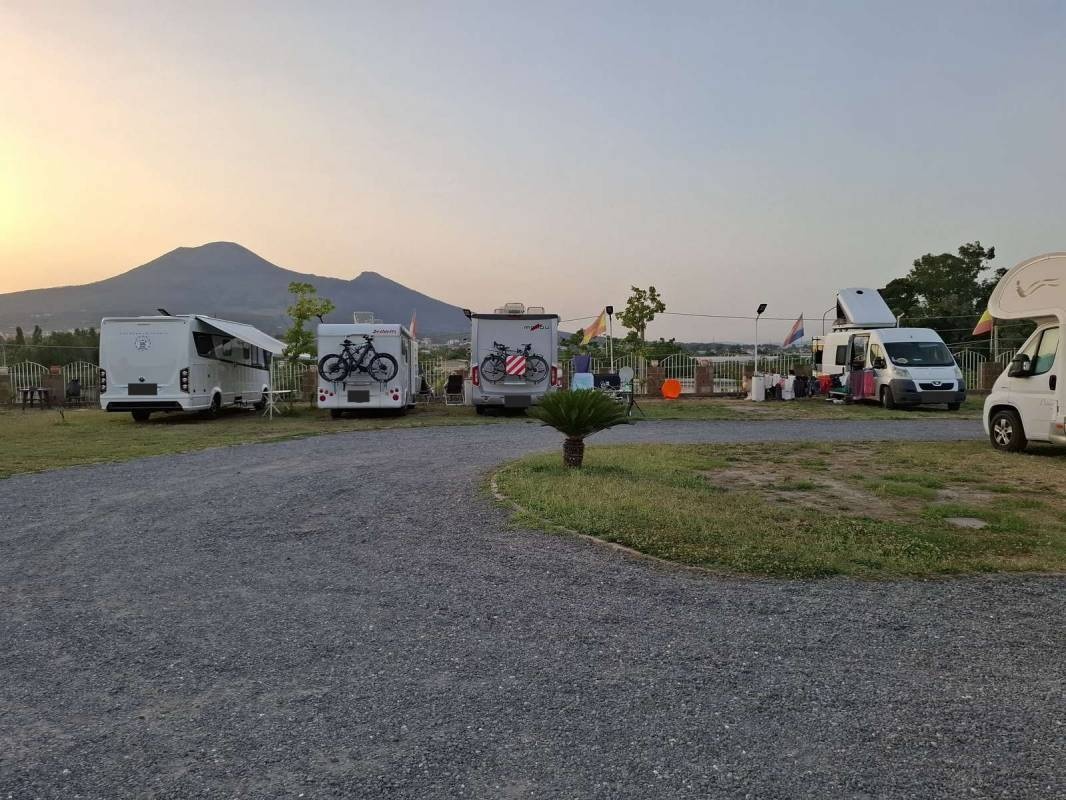 La Terrazza di Hermès — Karavan Sitesi in Pompei