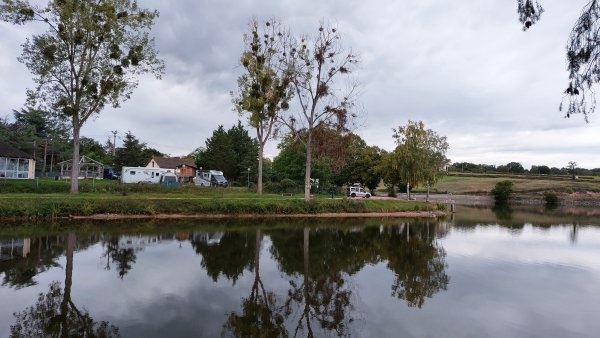 Camping de l'Etang de Sault — Sítio de acampamento in Prémilhat