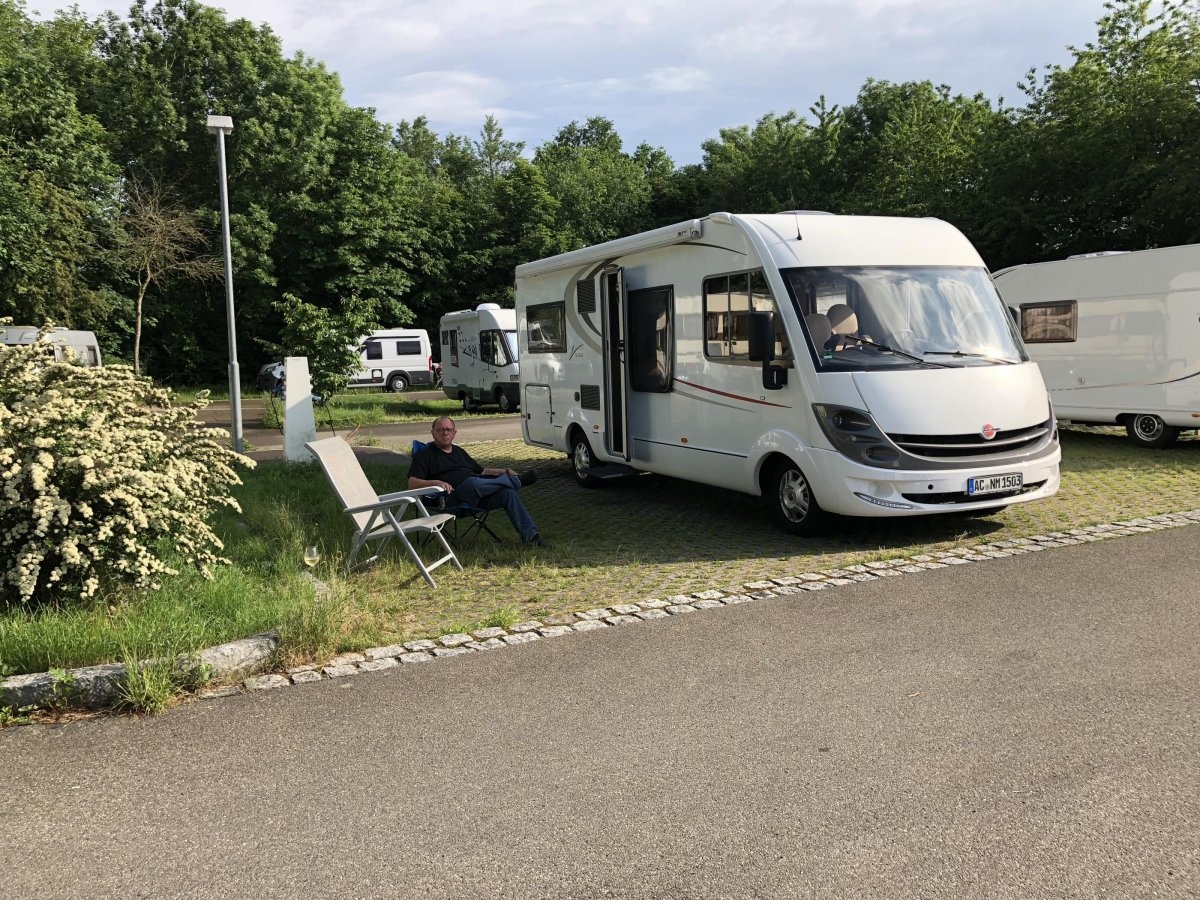 Stellplatz P2 Rothenburg ob der Tauber — Karavan Sitesi in Rothenburg