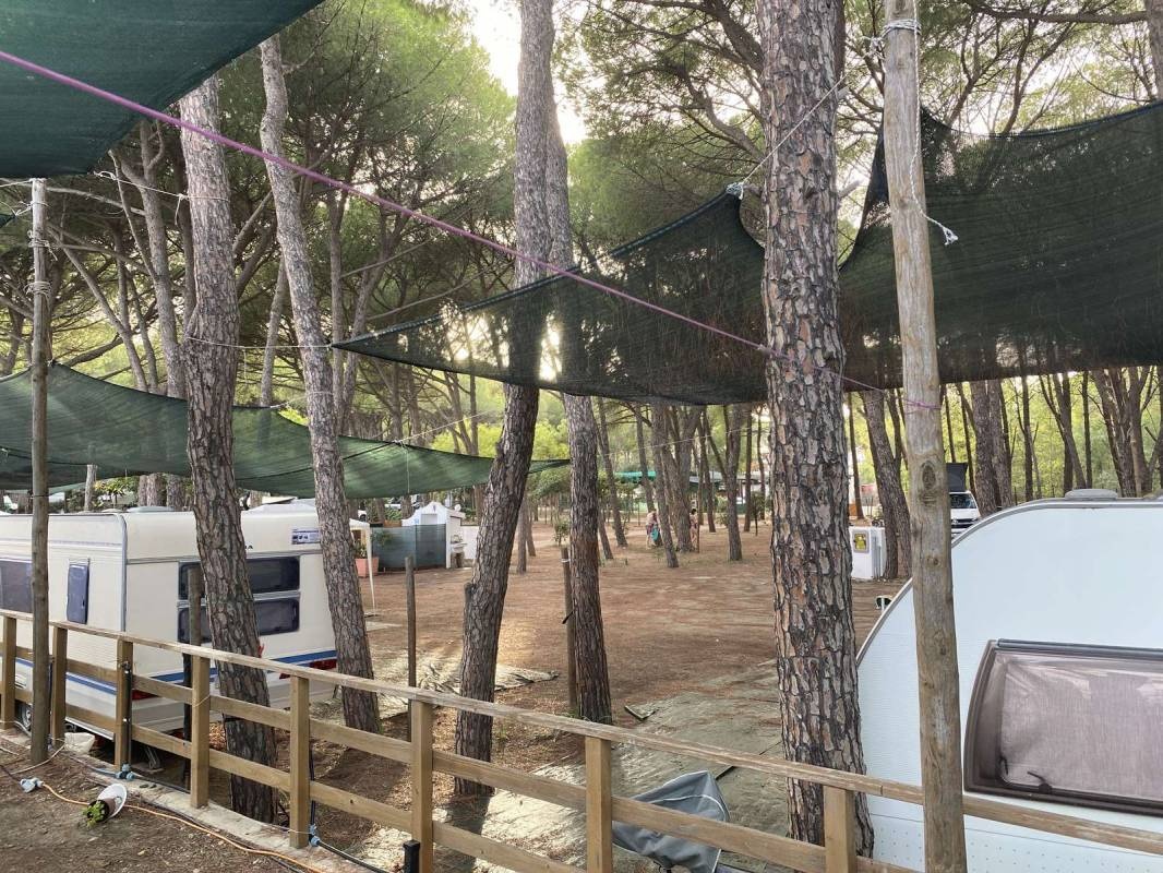 Camping Calabrisella — Camping in Villaggio Le Roccelle