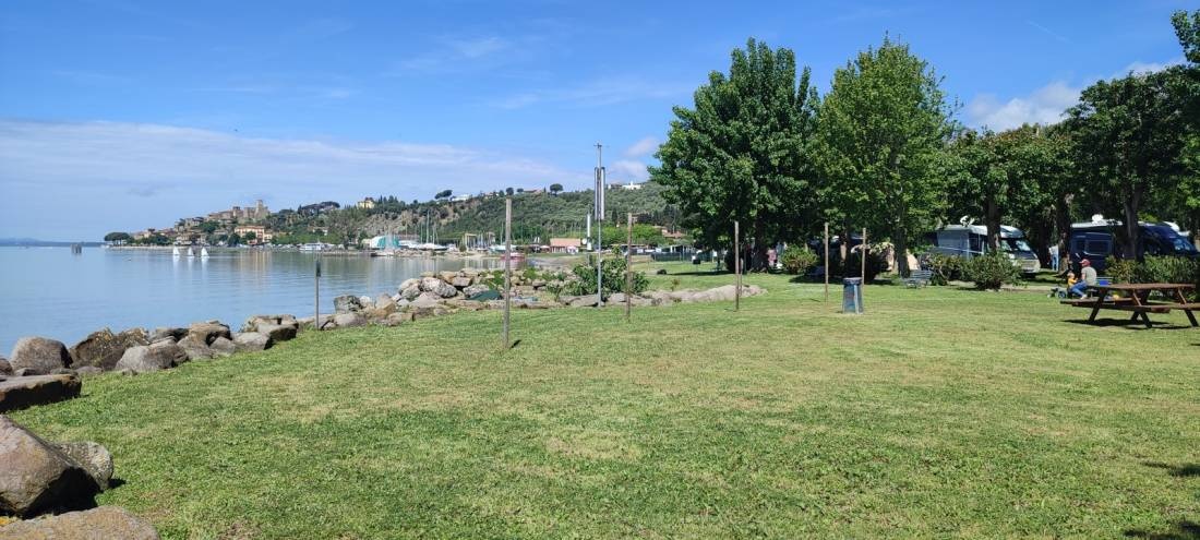 Camping La Spiaggia — Campingplass in Passignano Sul Trasimeno