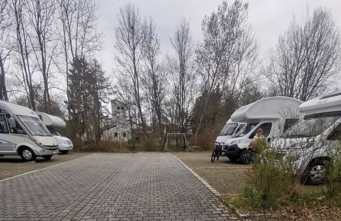 Stellplatz An den Egerauen Marktleuthen — Sítio para autocaravanas in Marktleuthen