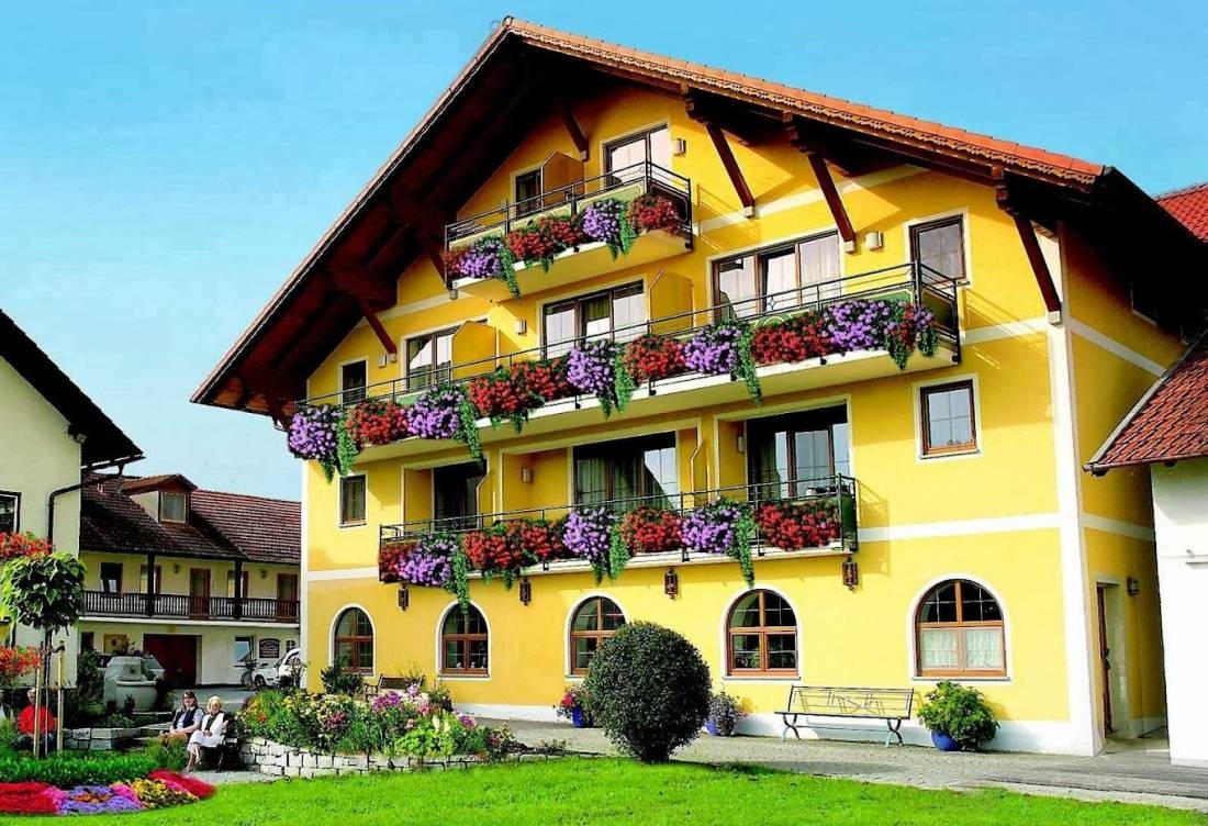 Campingplatz Hotel Preishof — Campingplatz in Kirchham