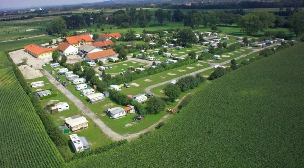 Campingplatz Hotel Preishof — Photo 2