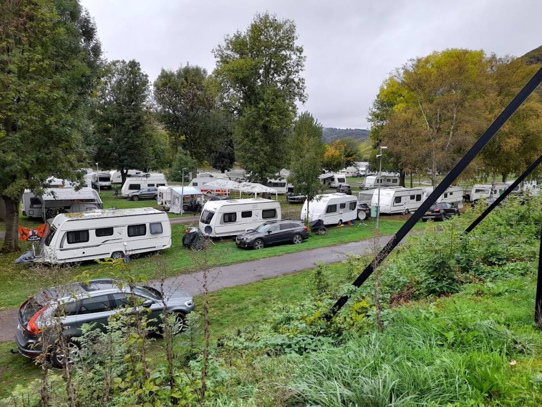 Camping Holländischer Hof — Місце для кемпінгу in Senheim