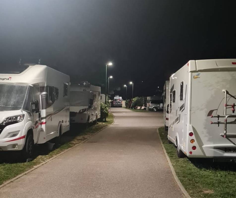 Camping Municipal Les Lucs — Camping in Tain-l'Hermitage