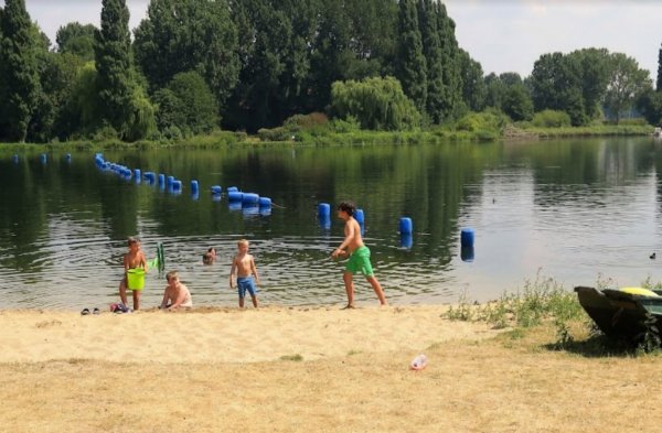 Camping van Ass Roermond — Photo 5